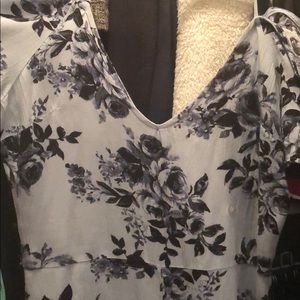 BNWT KENDALL & KYLIE FLORAL ROMPER